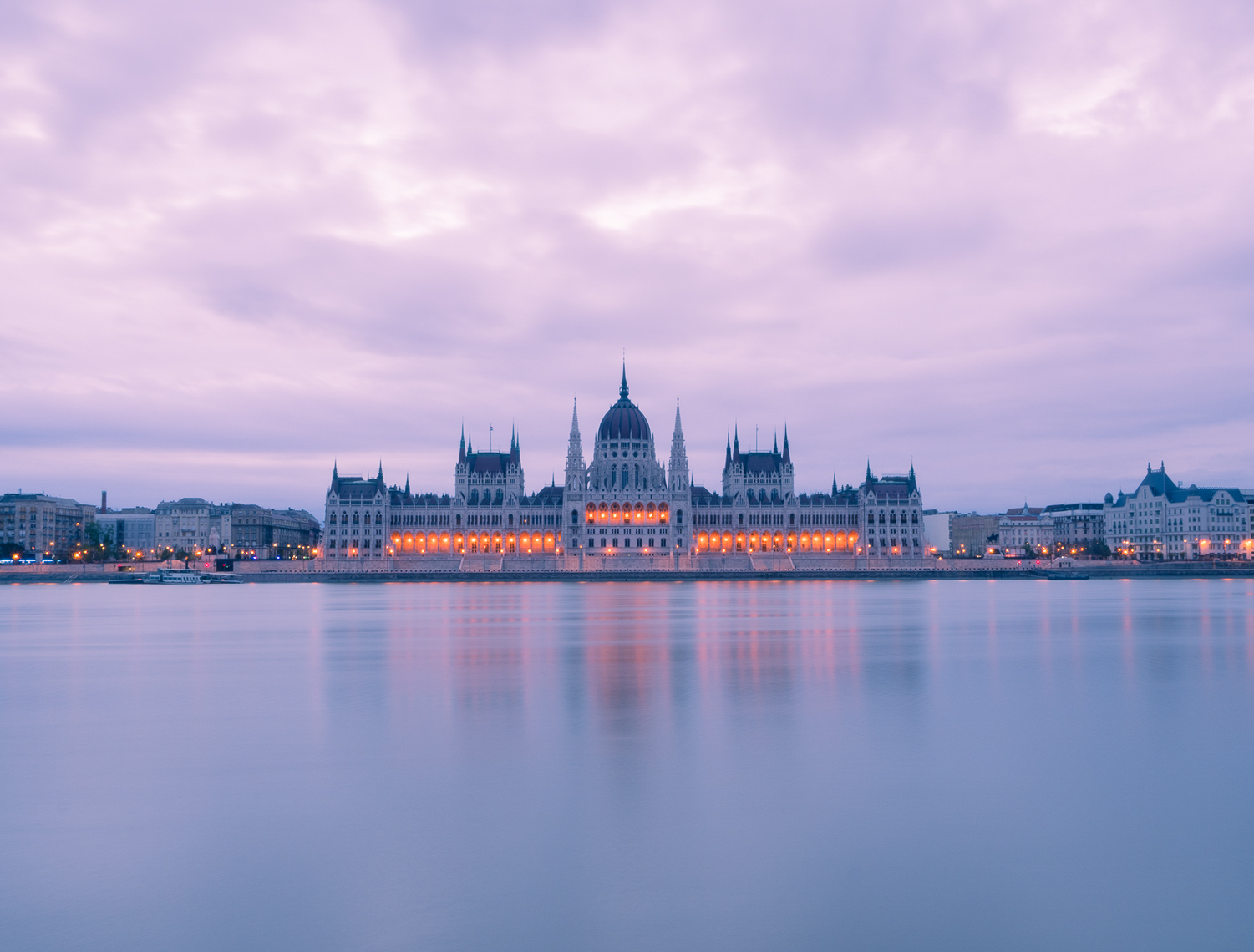 tommyshih-budapest-parliament-sunrise-web